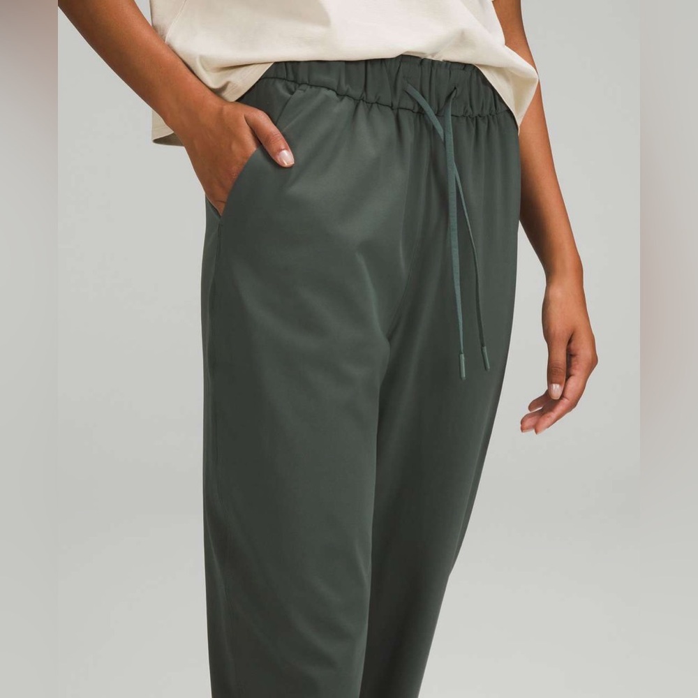 Lululemon Stretch High-Rise Jogger - Picture 3 of 4